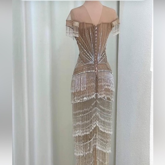 Custom-made fringed dress - Picture 3 of 5